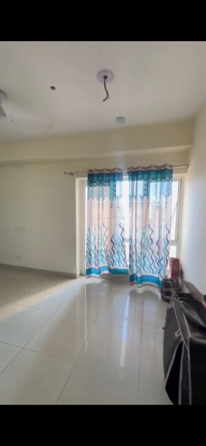 Furnished Amenities in 2 BHK Apartment at Panchsheel Greens, Sector 16 Greater Noida – for Rent