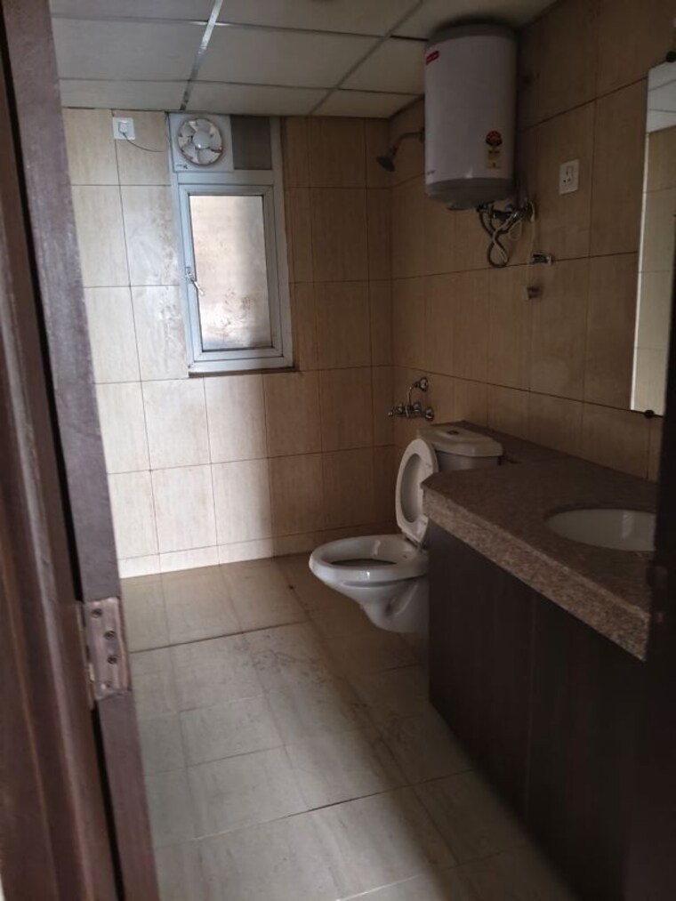 Bathroom, lotus-panache 4 Bedroom 2795 Sq.Ft. Apartment In Sector 110 Noida 10144443