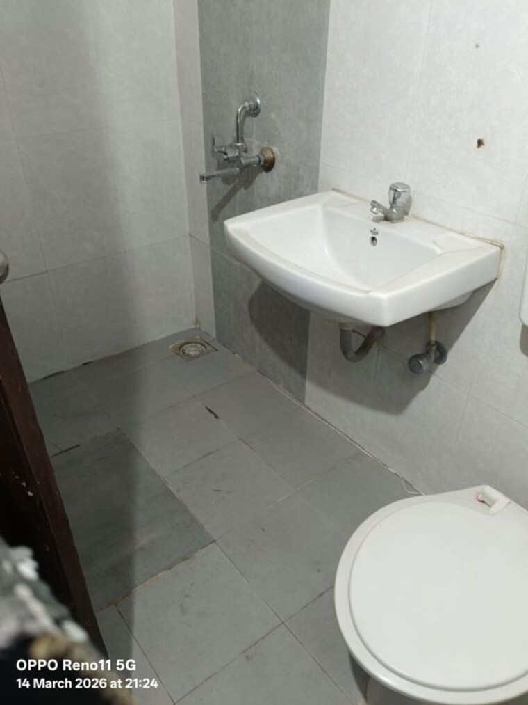 Bathroom, yash-ravi-park 2 Bedroom 950 Sq.Ft. Apartment In Hadapsar Pune 10144441