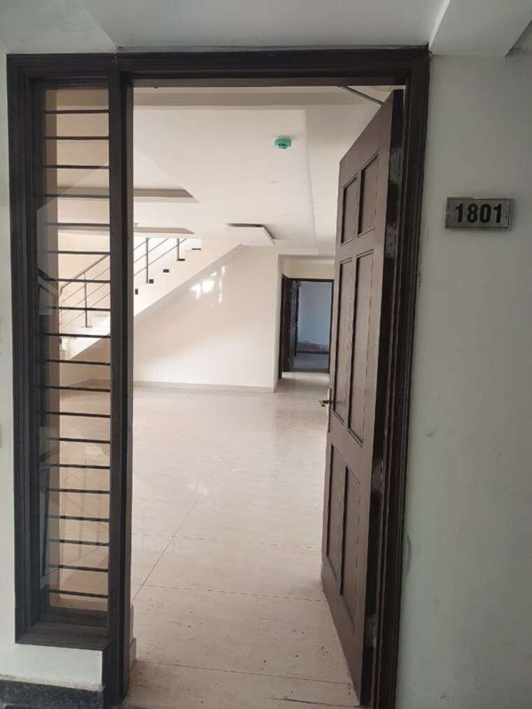 Room, sector 126 3 Bedroom 1420 Sq.Ft. Apartment In Sector 126 Mohali 10144501