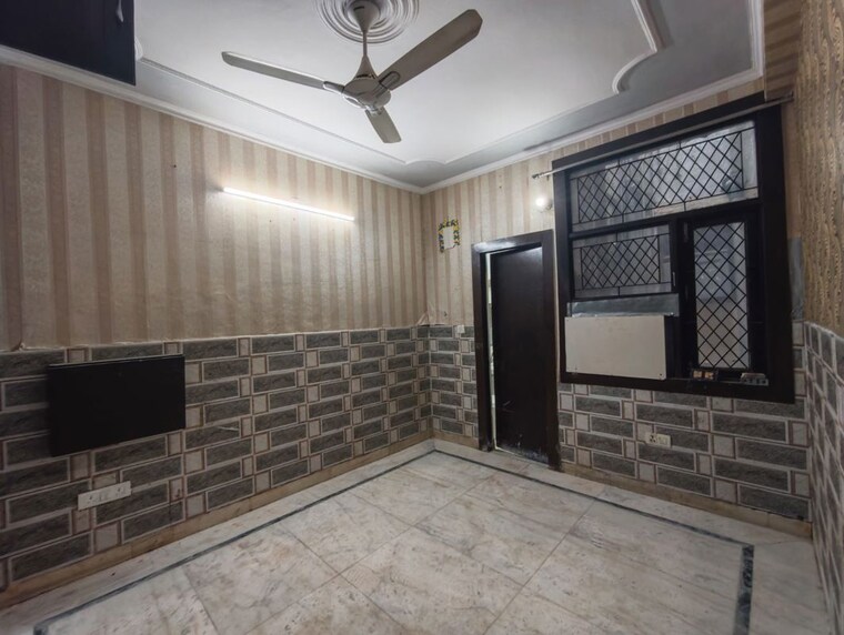 Room, green fields colony 2 Bedroom 165 Sq.Yd. Builder Floor In Green Fields Colony Faridabad 10144517