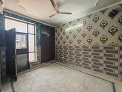 2 BHK + Pooja Room,Servant Room,Study Room,Extra Room Builder Floor For Rent in Green Fields Colony