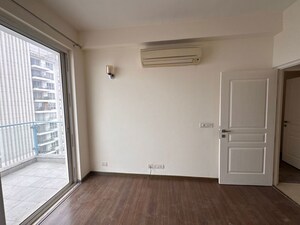 Room in 3.5 BHK Apartment at M3M Golf Estate, Sector 65 – for Sale