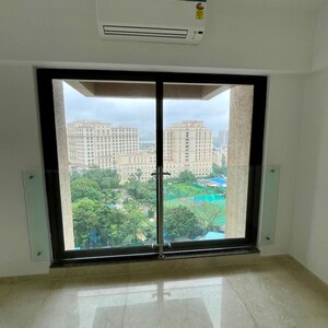 Room in 4 BHK Apartment at Kanakia Silicon Valley, Hariom Nagar – for Rent