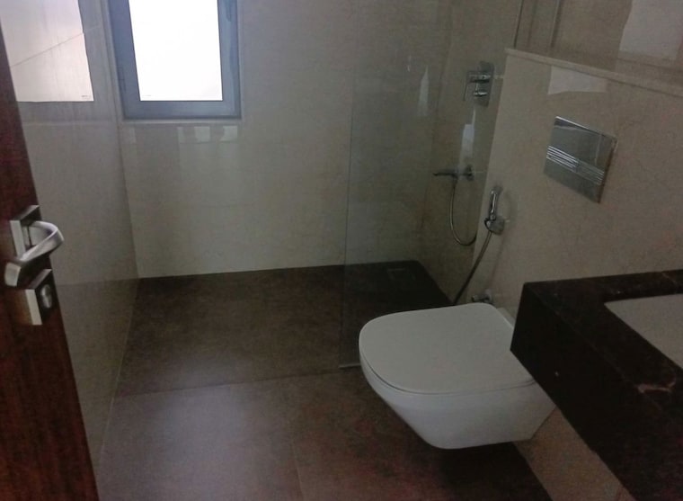 Bathroom, piramal-mahalaxmi 2 Bedroom 780 Sq.Ft. Apartment In Mahalaxmi Mumbai 10144535