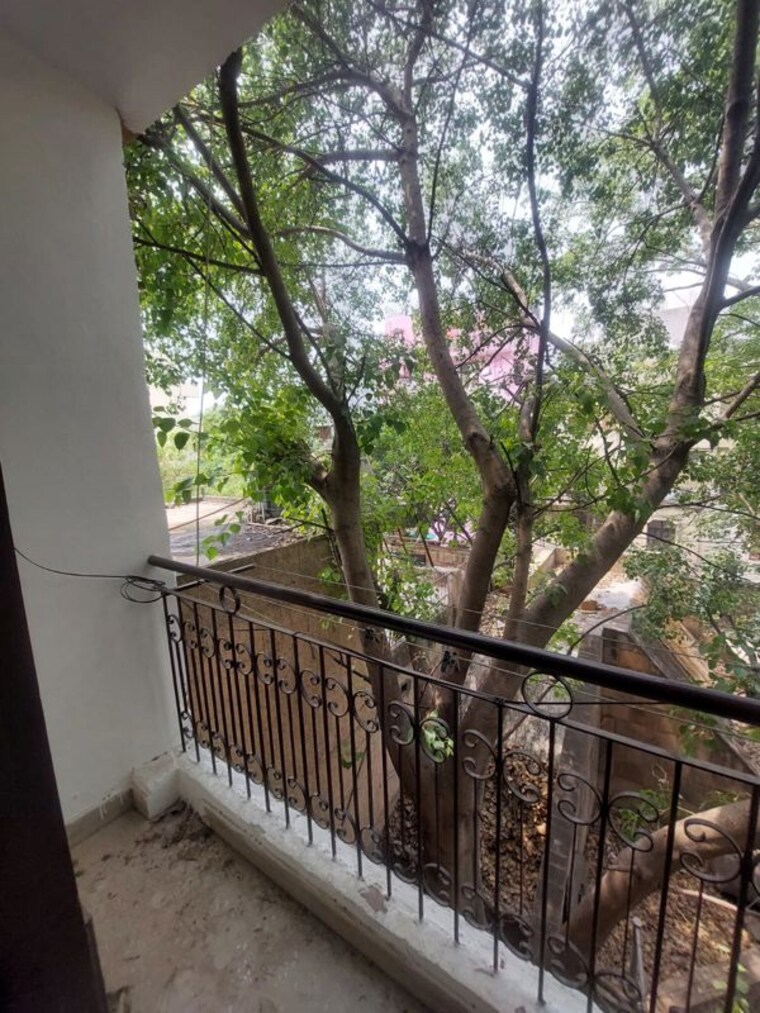 Balcony, sarita vihar 1 Bedroom 400 Sq.Ft. Apartment In Sarita Vihar Delhi 10144562