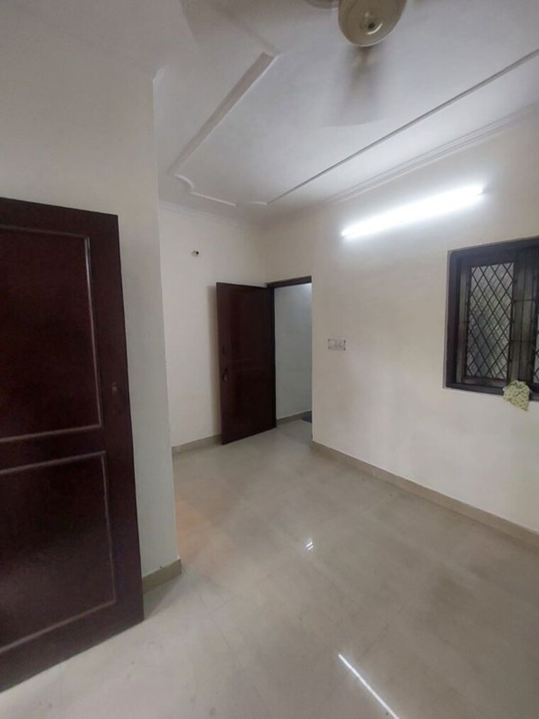 Room, sarita vihar 1 Bedroom 400 Sq.Ft. Apartment In Sarita Vihar Delhi 10144562