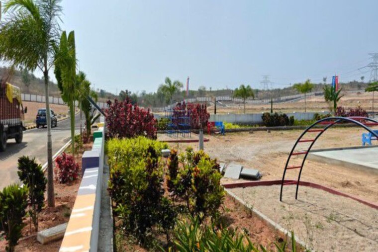 Garden, kadthal  200 Sq.Yd. Plot In Kadthal Hyderabad 10118491