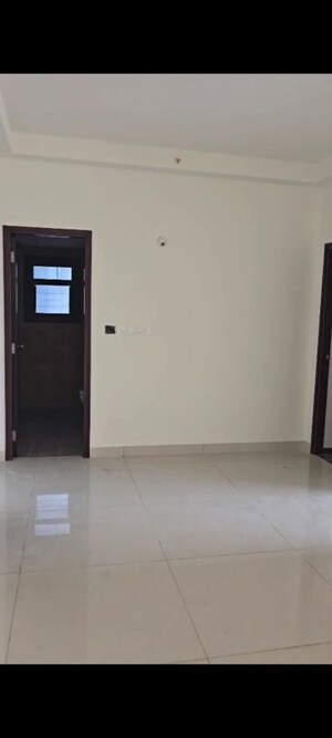 Room in 3 BHK Apartment at Purva Atmosphere, Thanisandra Main Road – for Rent