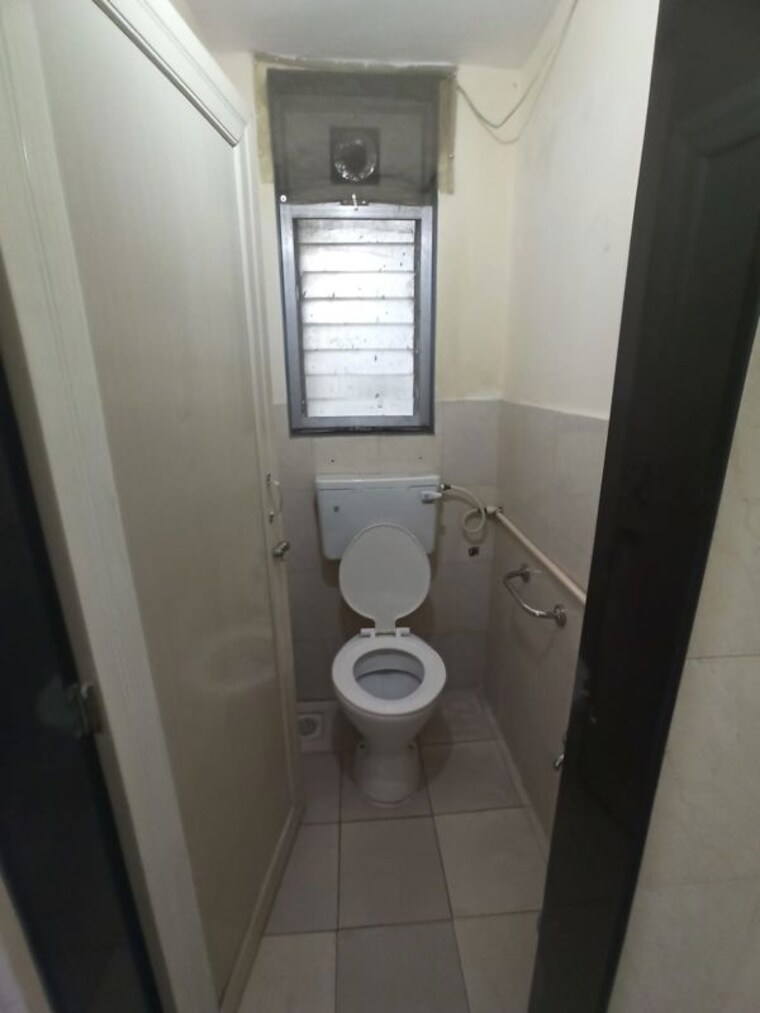 Bathroom, roop-varsha-chs 1 Bedroom 445 Sq.Ft. Apartment In Andheri East Mumbai 10144700