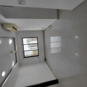 Room in 2 BHK Apartment at Lalani Grandeur, Goregaon East – for Sale