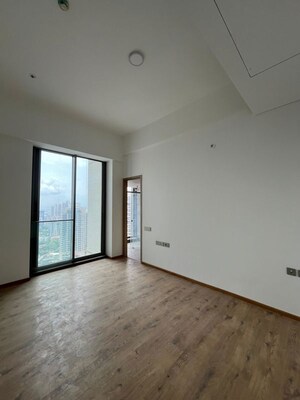 Room in 4 BHK Apartment at Rustomjee Crown, Prabhadevi – for Sale