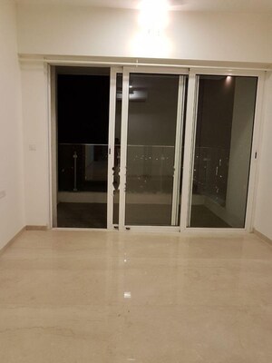 2 BHK Apartment For Rent in Rustomjee Erika, Bandra East