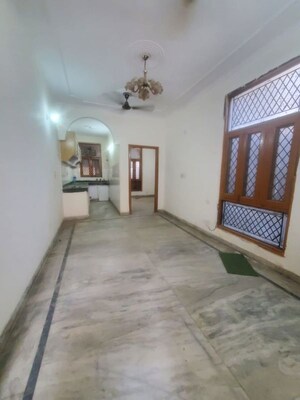 Room in 3 BHK Builder Floor at Green Fields Colony – for Rent