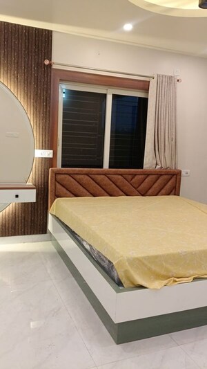 Room in 3 BHK Apartment at Sristi Plaza, Chinar Park – for Sale