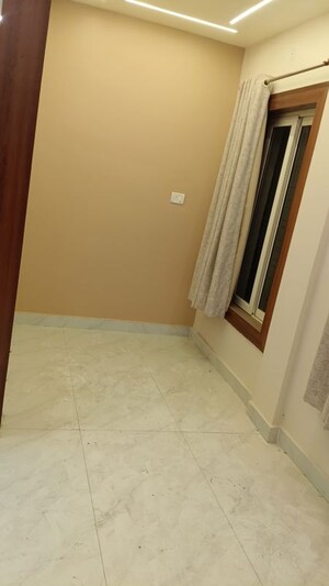 Room in 3 BHK Apartment at Sristi Plaza, Chinar Park – for Sale