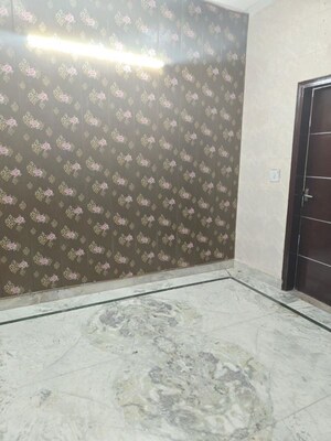 Balcony in 2 BHK Builder Floor at Green Fields Colony – for Rent