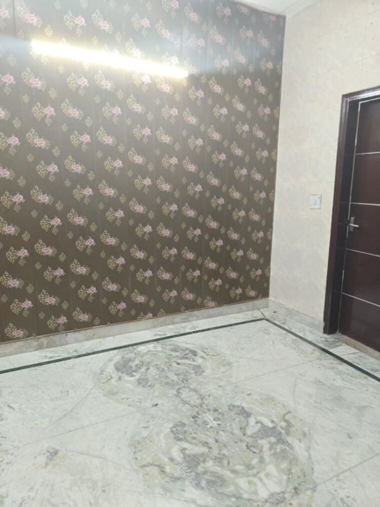 Balcony, green fields colony 2 Bedroom 1000 Sq.Ft. Builder Floor In Green Fields Colony Faridabad 10144760