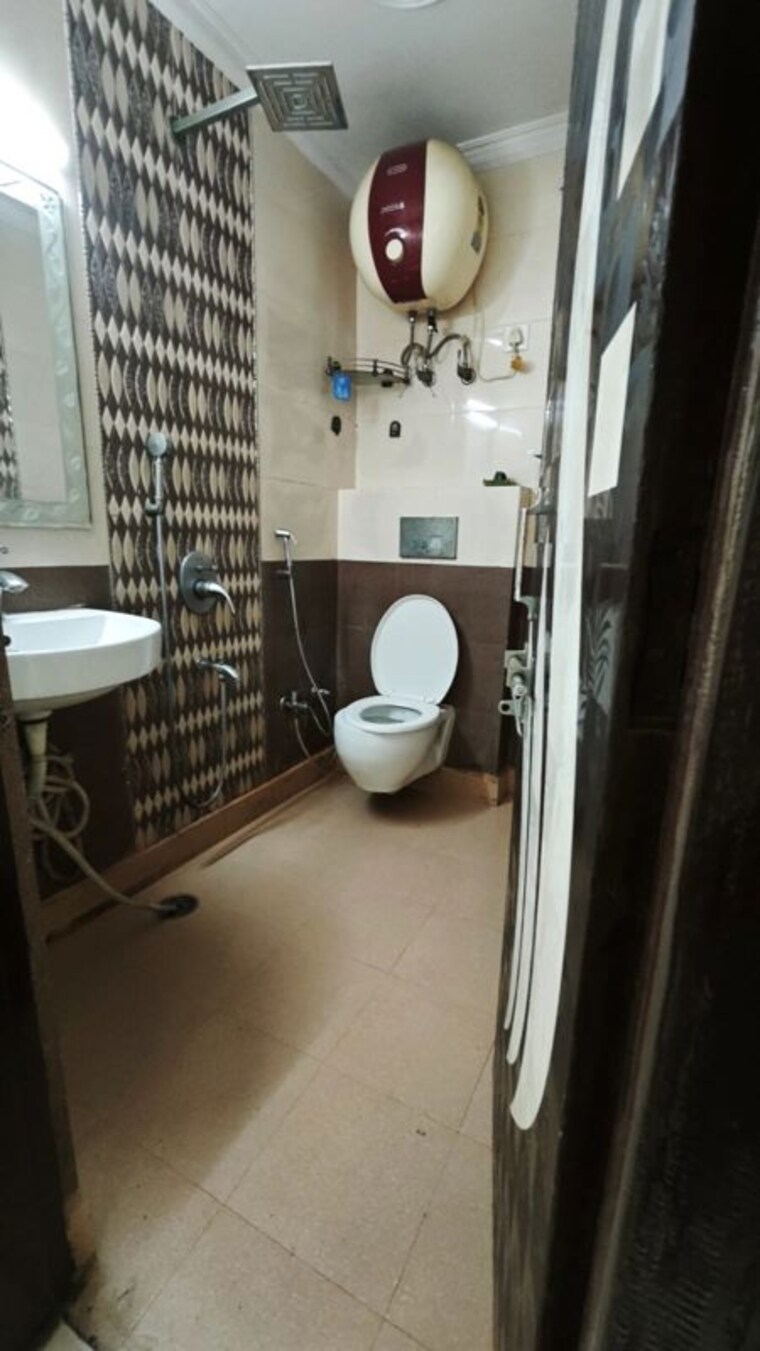 Bathroom, dwarka 3 Bedroom 1400 Sq.Ft. Apartment In Dwarka Delhi 10144761