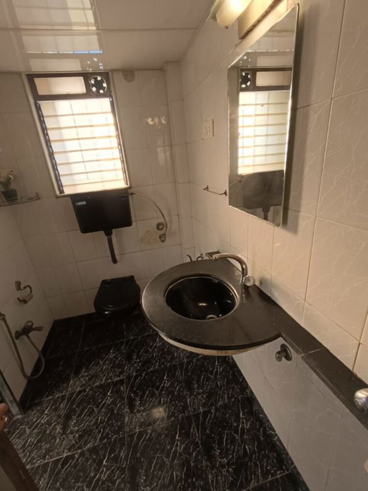 Bathroom, shree-krishna-heights-malad 3 Bedroom 1190 Sq.Ft. Apartment In Malad East Mumbai 10141266