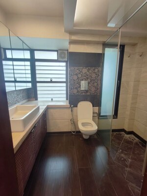 Bathroom in 4 BHK Apartment at Santacruz West – for Rent