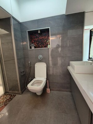 Bathroom in 4 BHK Apartment at Santacruz West – for Rent
