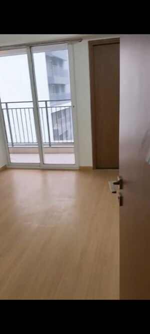 Room in 4 BHK Apartment at Godrej Woods, Sector 43 – for Rent