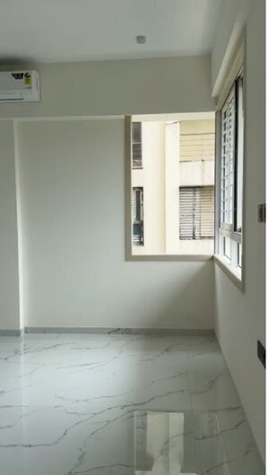 Bedroom in 4 BHK Apartment at Chembur – for Rent