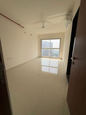 Room in 3 BHK Apartment at Runwal Nirvana, Parel – for Rent