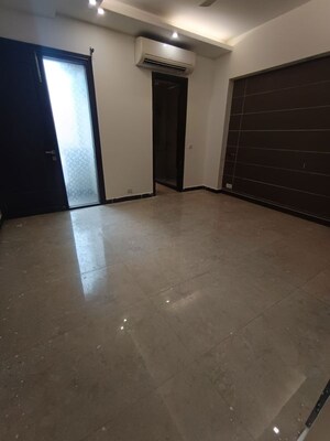 Room in 3 BHK Builder Floor at Shivalik Colony – for Rent