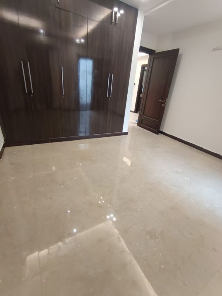 Room, shivalik colony 3 Bedroom 200 Sq.Yd. Builder Floor In Shivalik Colony Delhi 10144866