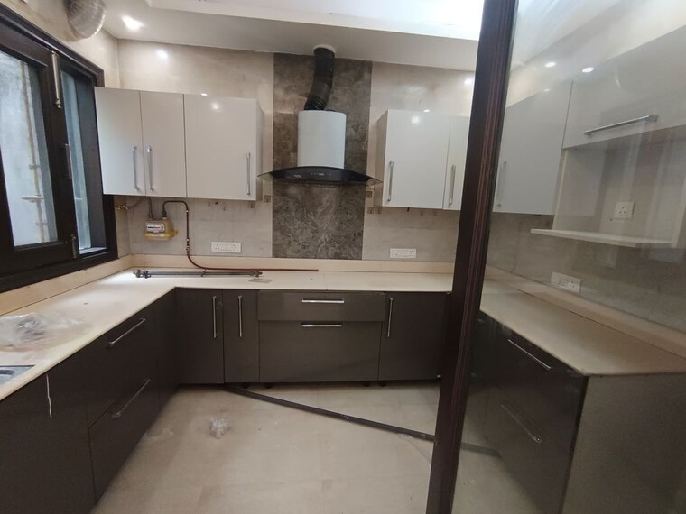 Kitchen, shivalik colony 3 Bedroom 200 Sq.Yd. Builder Floor In Shivalik Colony Delhi 10144866