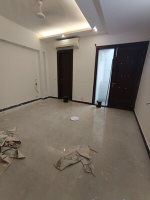 Room in 3 BHK Builder Floor at Shivalik Colony – for Rent