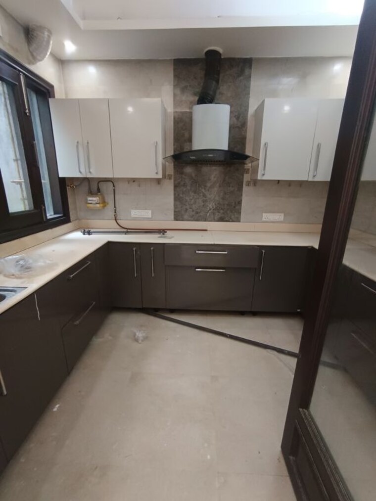 Kitchen, shivalik colony 3 Bedroom 200 Sq.Yd. Builder Floor In Shivalik Colony Delhi 10144866