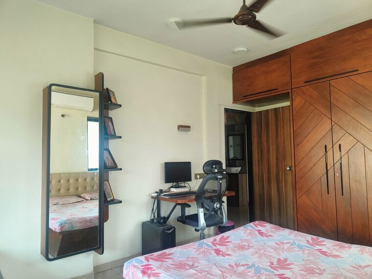 Bedroom, bridge-chs 2 Bedroom 770 Sq.Ft. Apartment In Vrindavan Society Thane 10144818
