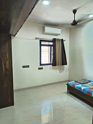 Room in 2 BHK Apartment at Bridge CHS, Vrindavan Society – for Rent