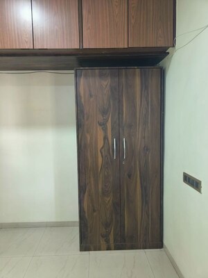 Furnished Amenities in 2 BHK Apartment at Bridge CHS, Vrindavan Society – for Rent