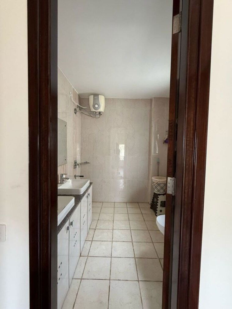 Bathroom, mantri-group-mantri-euphoria 4 Bedroom 3140 Sq.Ft. Villa In Narsingi Hyderabad 10144872