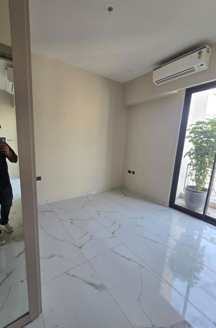 Room, rajouri garden 4 Bedroom 370 Sq.Yd. Builder Floor In Rajouri Garden Delhi 10144906