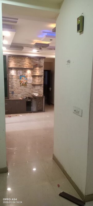 Furnished Amenities in 2 BHK Apartment at Mahagun Mywoods III, Sector 16c Greater Noida – for Rent