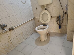 Bathroom in 2 BHK Apartment at Summit Apartment, Goregaon East – for Rent