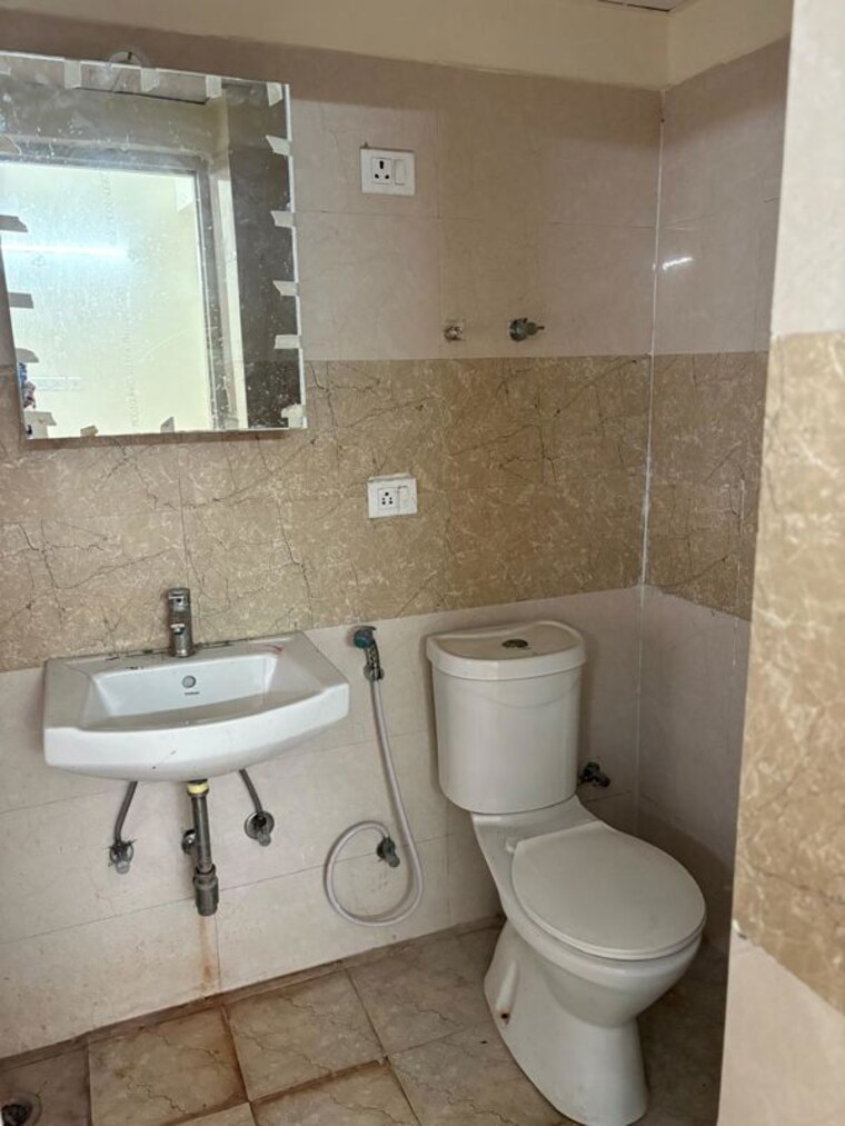 Bathroom, amrapali-golf-homes 3 Bedroom 1115 Sq.Ft. Apartment In Sector 4 Greater Noida Greater Noida 10144990