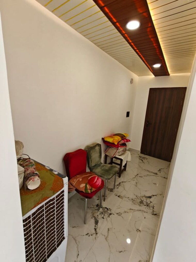 undefined, ramesh nagar 2 Bedroom 100 Sq.Yd. Builder Floor In Ramesh Nagar Delhi 10144997