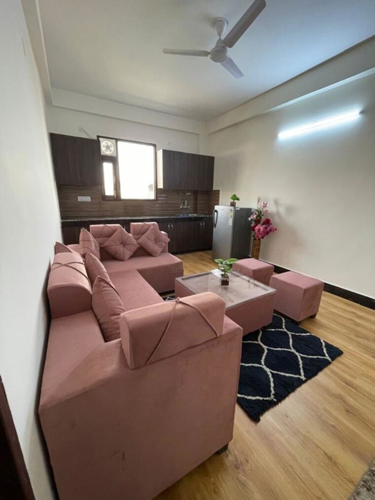 Master Bedroom, white-pearl-residency 5 Bedroom 263 Sq.Yd. Villa In Sector 5 Gurgaon 10145003