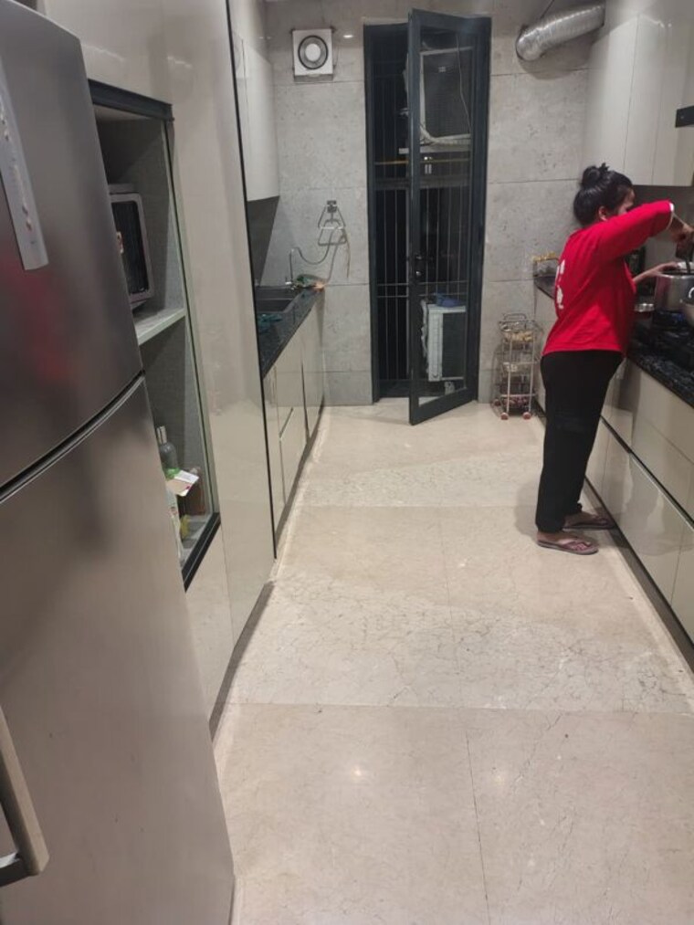  Parking, white-pearl-residency 5 Bedroom 263 Sq.Yd. Villa In Sector 5 Gurgaon 10145003