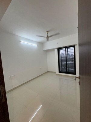 Room in 2 BHK Apartment at Acme Oasis, Kandivali East – for Rent