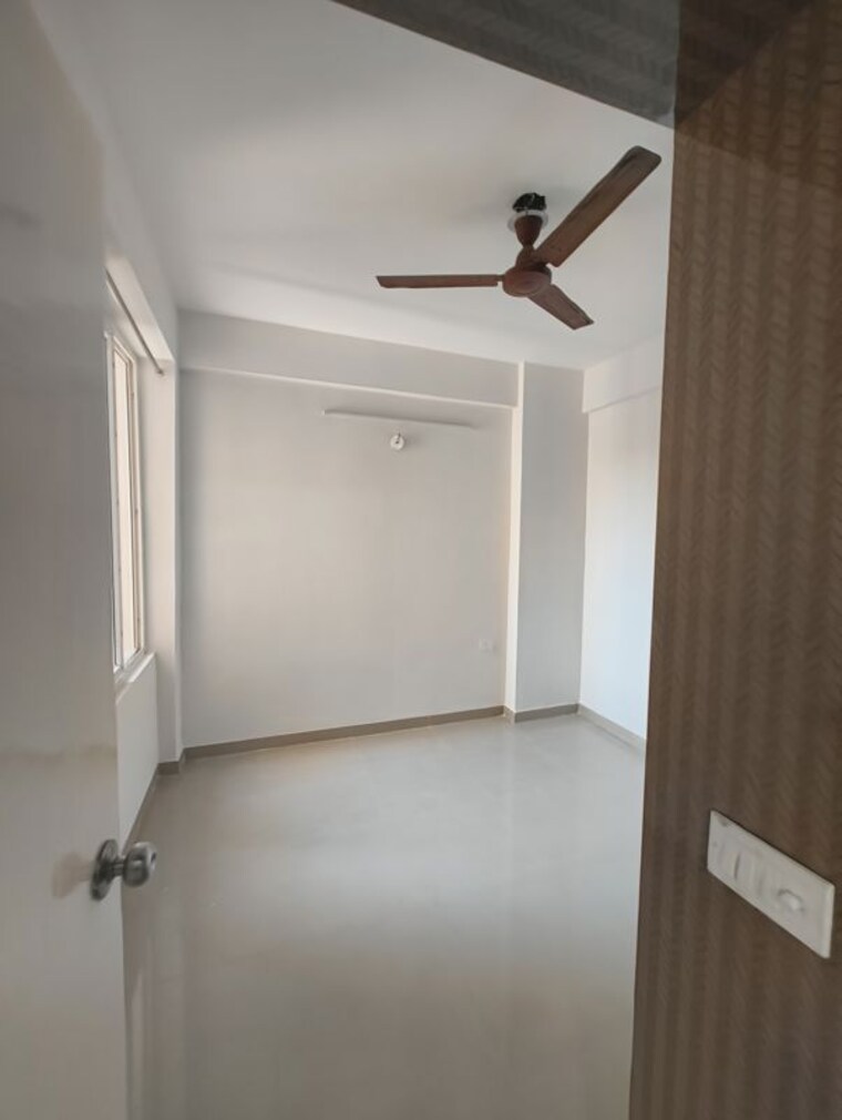 Bathroom, shree-vardhman-green-court 2 Bedroom 626 Sq.Ft. Apartment In Sector 90 Gurgaon 10145018