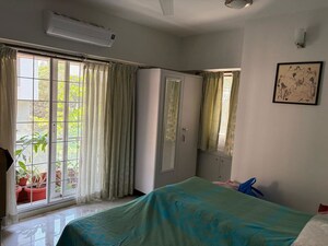 Bedroom in 2.5 BHK Apartment at Bandra West – for Rent