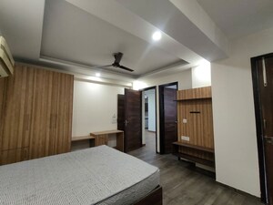 Room in 3 BHK Builder Floor at Unitech Greenwood City Apartment, Sector 45 – for Rent