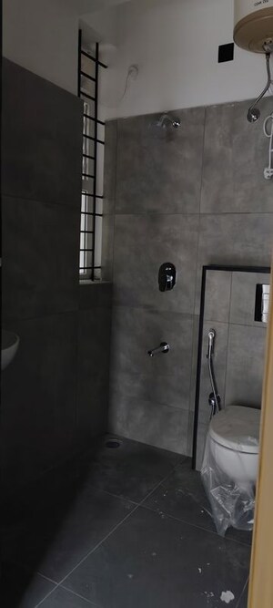 Furnished Amenities in 1 BHK Apartment at Indiranagar – for Rent